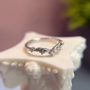 Chevron Leaf CZ Silver Ring – 925 Sterling Silver Nature-Inspired Wedding Band