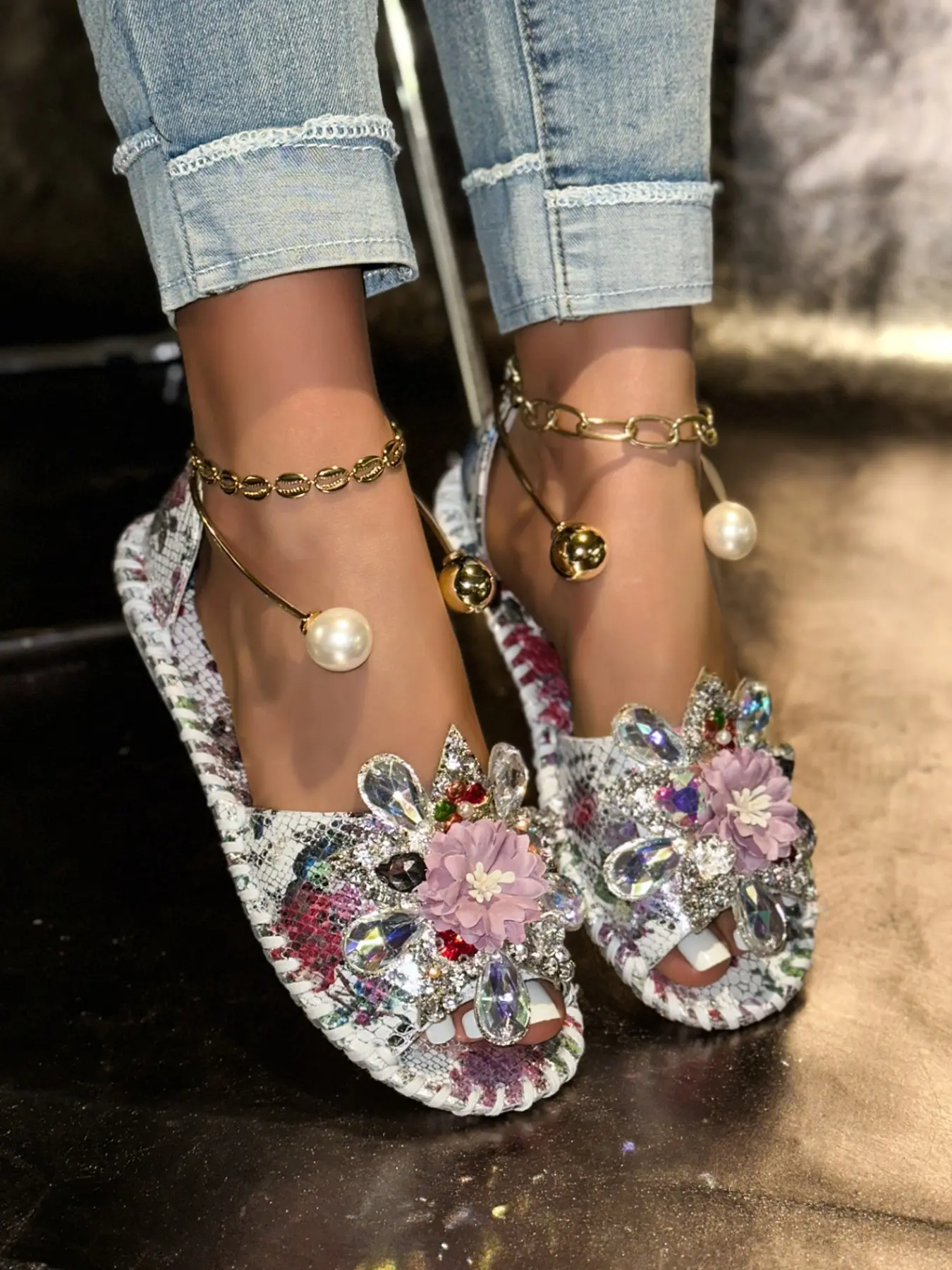 Sweet Fairy Style Flower Rhinestone Pearl Slippers, Straw Thick Sole Sandals, Fashionable Beach Shoes for Women, Comfortable and Stylish, Casual Beach Shoes, Breathable Summer Sandals, Boho Rhinestone Sandals, Bohemian Trendy Sandals, Embellished Sandals
