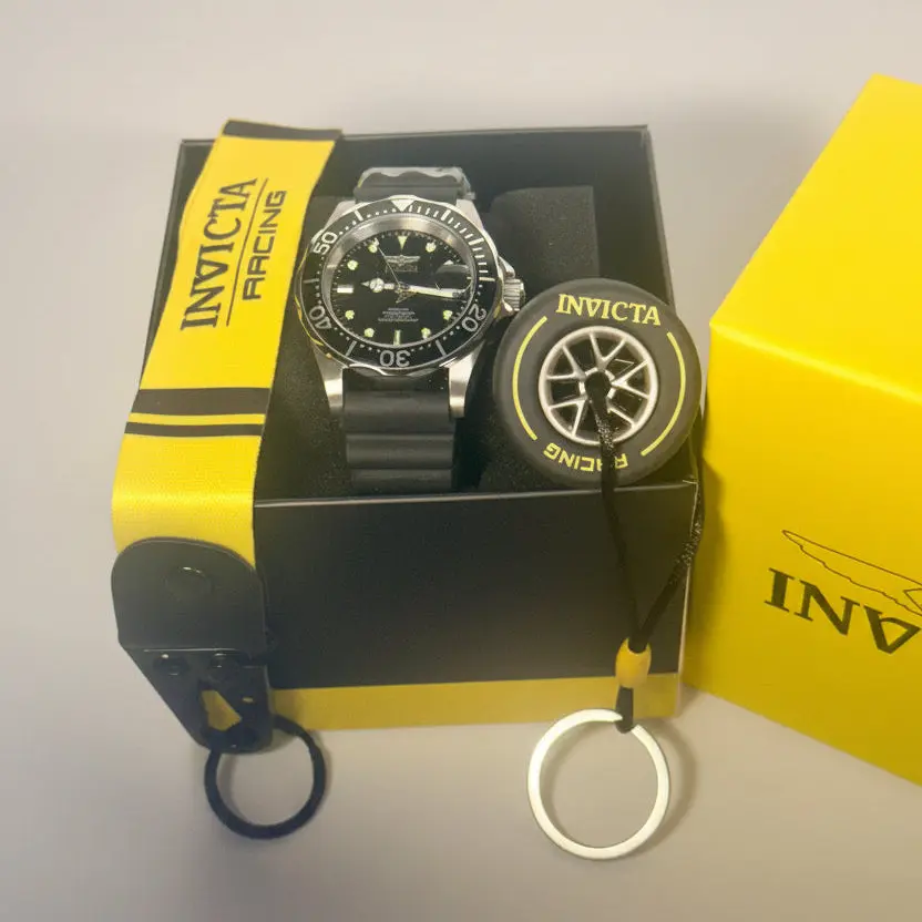 Invicta Pro Diver 9110 Men Automatic NH35A Watch Bundle W/ 2 Racing Keychains