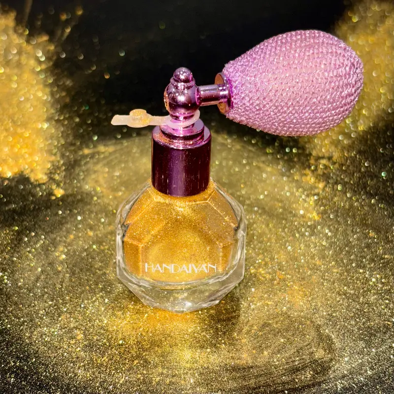 Women's Magic Shimmer Glitter Highlighter Powder Spray - Lightweight, Long-Lasting, Sunscreen Cosmetic for Adults' Body/Hair/Face, Gold Highlighter Makeup, Face Glitter Looks, Special Occasions & Daily Wear, Girlfriend Gift
