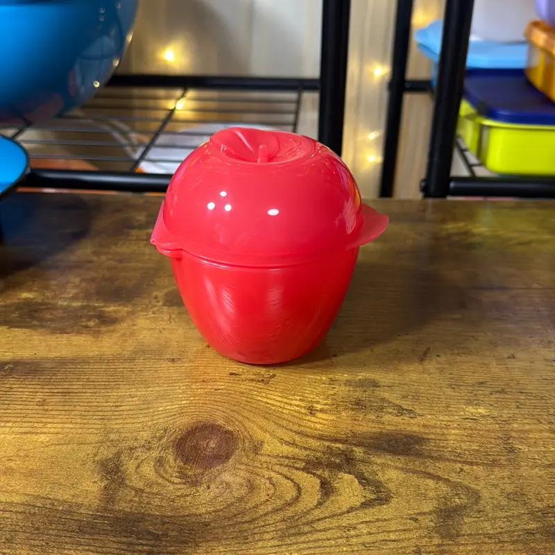 Tupperware Apple Keeper Red