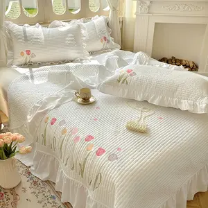3pcs Quilted Embroidery Tulip Lace Bed Cover Set, including 1 bed cover and 2 pillowcases (excluding core), with comfortable and soft fabric suitable for all seasons, machine washable Decorative Bedding Set