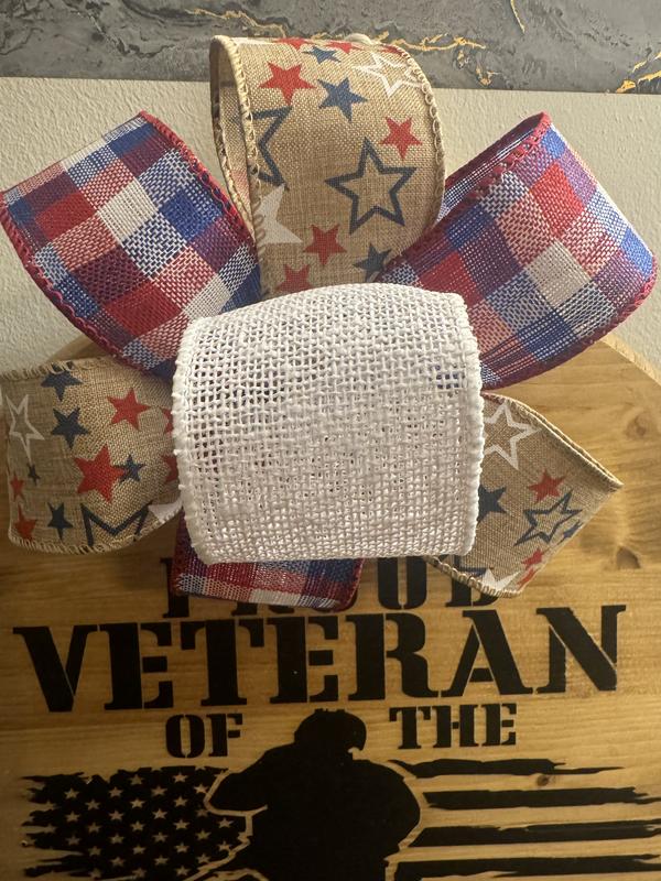 Proud Veteran of the United States Hanging Door Sign - Wooden Decor with Patriotic Ribbon and American Flag Design for Military Service Honor