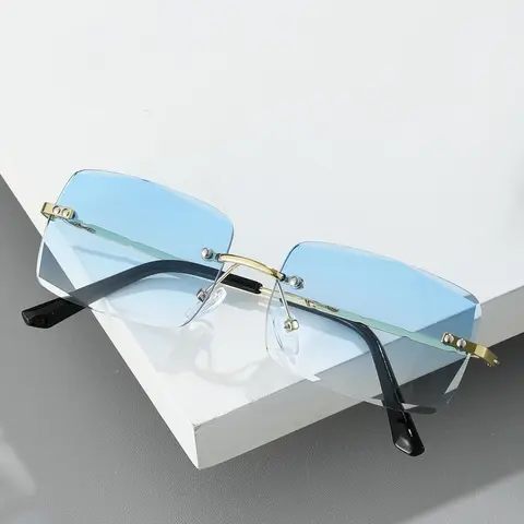 Simple Ombre Lens Square Sunglasses For Everyday Use, Modern Trendy Sunglasses, Trendy Casual Sunglasses, Summer Rimless Fashion Sunglasses, Trending Sunglasses, Trendy Shades, Travel Accessories