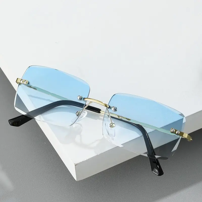 Simple Ombre Lens Square Sunglasses For Everyday Use, Modern Trendy Sunglasses, Trendy Casual Sunglasses, Summer Rimless Fashion Sunglasses, Trending Sunglasses, Trendy Shades, Travel Accessories