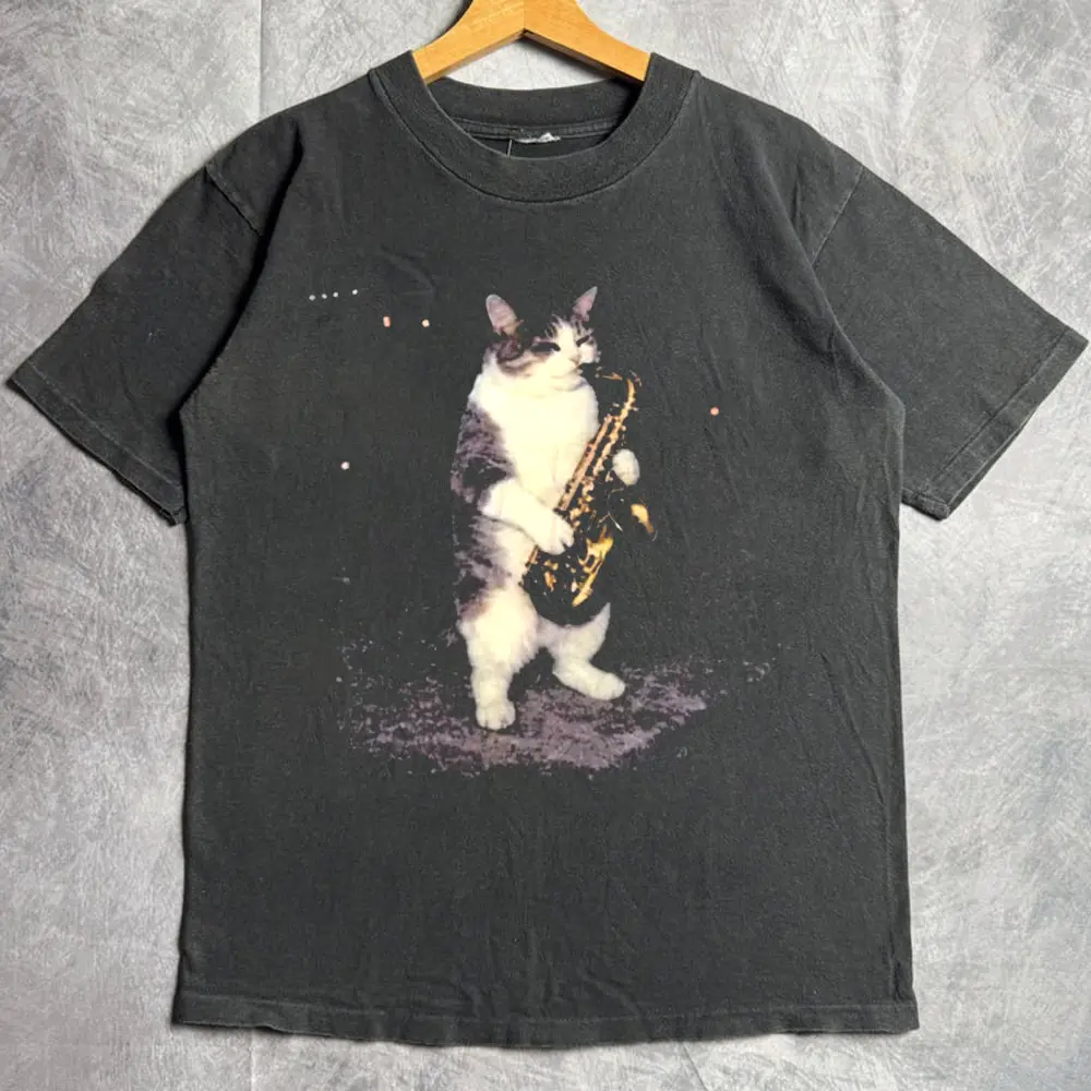 Saxophone Cat Vintage Graphic Pepper Color Shirt, Oversize, Womens, Mens, Retro Shirt, Vintage Graphic Tee Womenswear