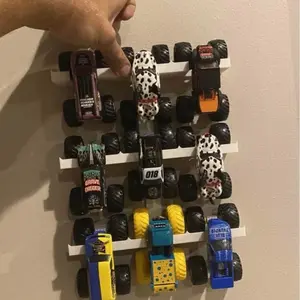 Monster Jam Monster Truck 1:64 Hangers / organizer