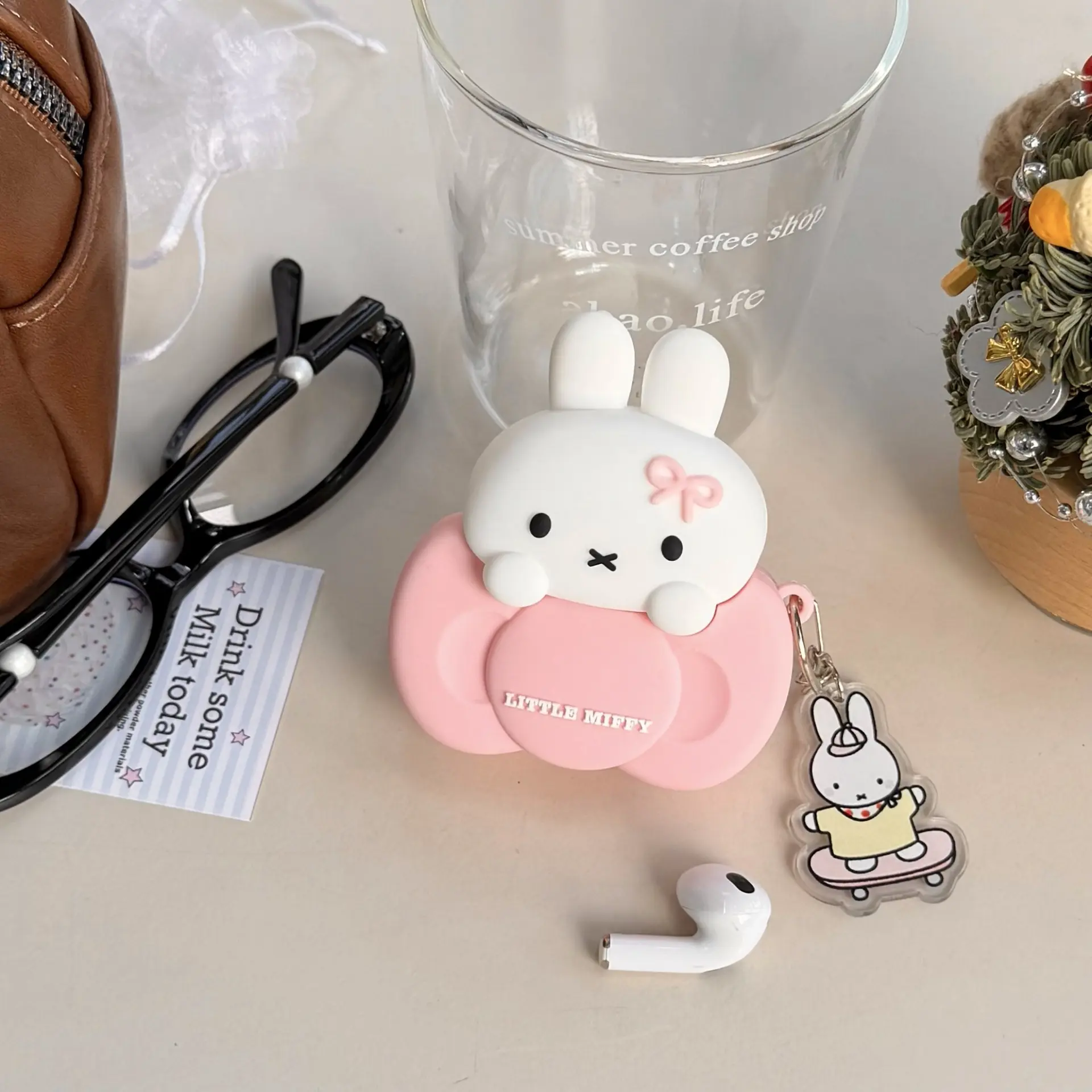 1 Butterfly Knot Rabbit Earphone Case,Cute Bluetooth earphone case, drop resistant, durable accessory, Earphone Protective Cover, Headphone Accessories, suitable for AirPods pro3/1/2/4/pro/pro2