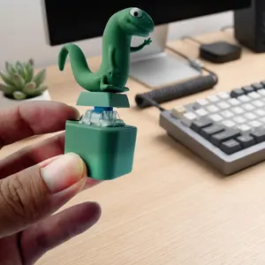 Lizard Button Keychain Press to Make a Sound Relieve Stress Fun Gift Green Design with Keychain gift Alive keychain Interactive Lizard Button Keychain Toy