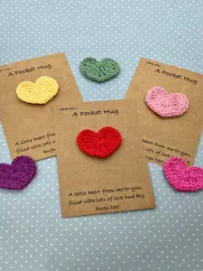 6pcs Knitted Heart-shaped Pocket Hugs, With A Pocket Hug Pocket Hug Card, A Thoughtful Little Gift, Quirky Gift, A Loving Gift For Family, Classmates, Partners, Special Friends, A Gift That Loves You The Most, A Special Gift, Unique Birthday Gifts