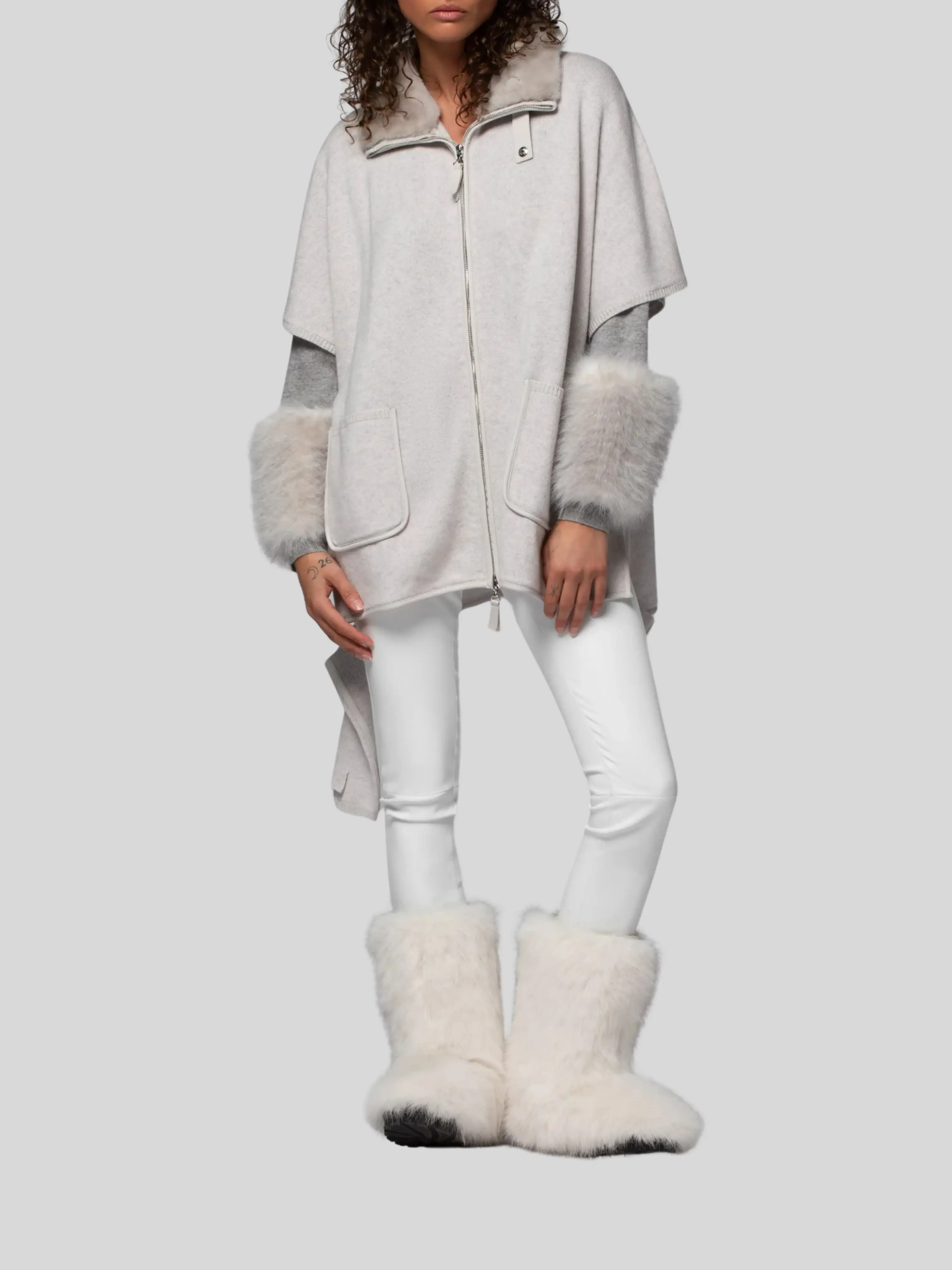 Pavia Poncho with Faux Fur Collar in Lt Grey