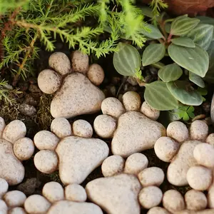 Cute Cat Dog Paw Print Decorative Stone, Pet Theme Garden Ornament, Perfect Gift for Pet Owners, Ideal for Balcony Flower Pots, Courtyard Lawn