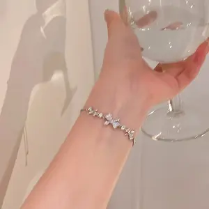 2025 New Zircon Bow Adjustable Bracelet with Light Luxury High-grade Female Hand Accessories
