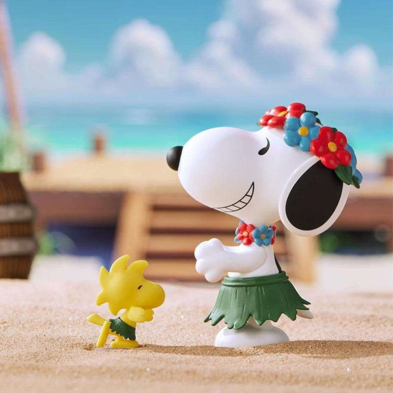 Snoopy Travel Buddies Collectible Figure Blind Box - 6 Regular + 1 Hidden Edition, Cute Peanuts Gang Journey-Themed Mini Toys, Perfect for Car Dash, Desk Decor & Gifts,Holiday Gifts（(Figurine height 3"）