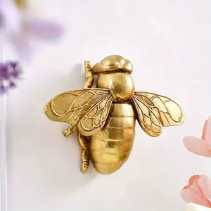 Golden Bee Wall Sculpture - Art Deco Style Resin Insect Wall Decor, Handcrafted Home Decoration for Gallery Wall & Party Decor