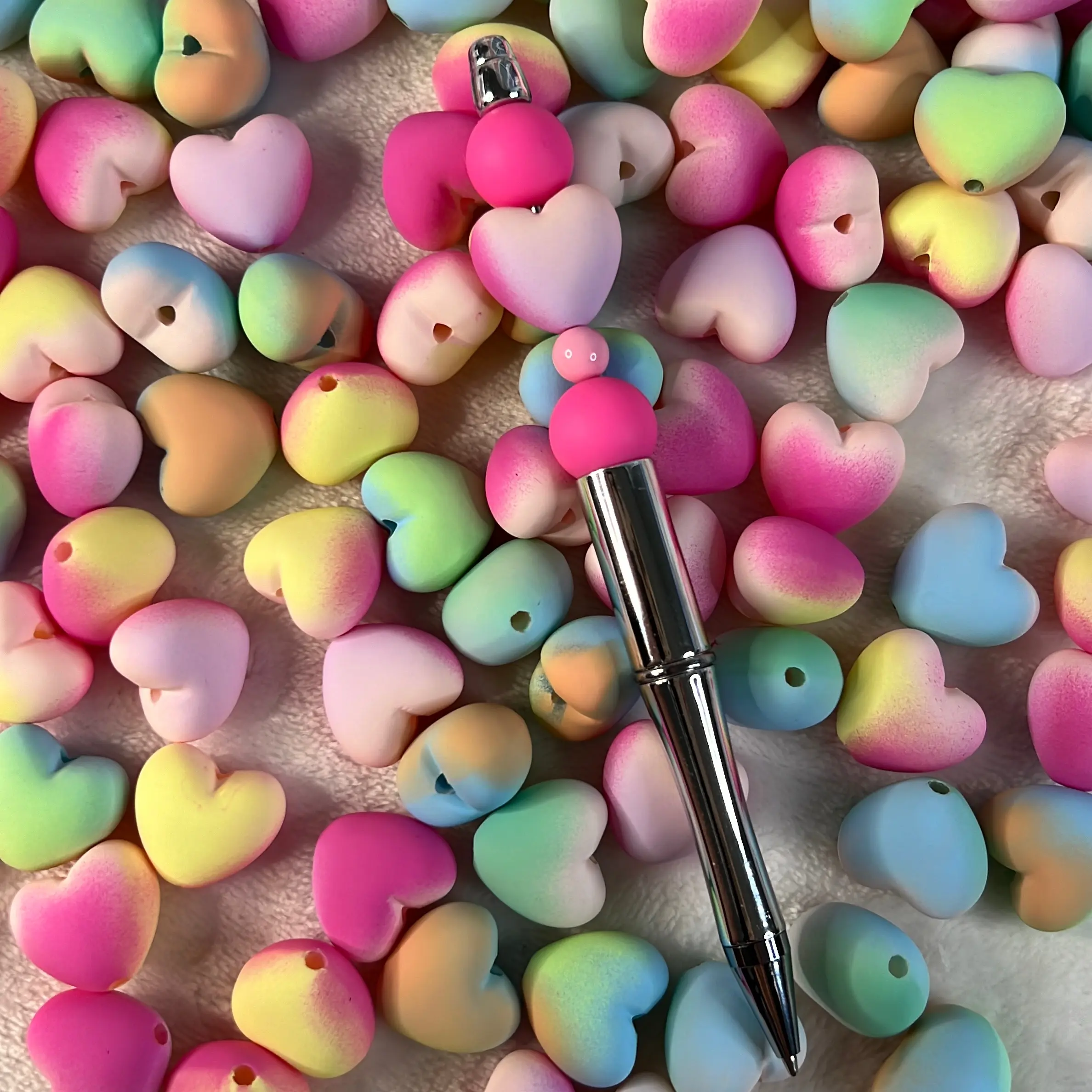 10pc of ombré acrylic heart 10pc of ombré acrylic heart