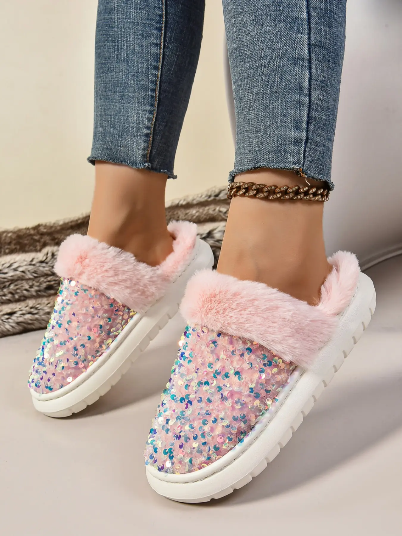 Women's Fashion Sequined Plush Slippers Indoor, Soft Fleece Lining Comfortable Winter Snow Shoes, Slip-On Style for Ladies, Fluffy Home Slippers, Fluffy House Slippers, Fuzzy Fashion Slippers