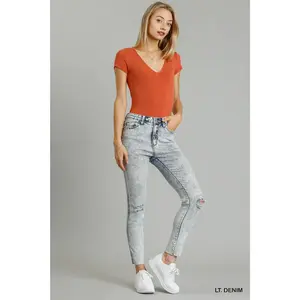 Umgee 5-Pockets Distressed Detail Stretch Denim Skinny Jeans with Unfinished Hem