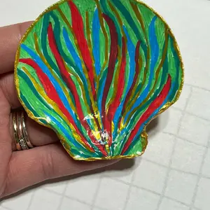 Vibrant scallop trinket dish Decor