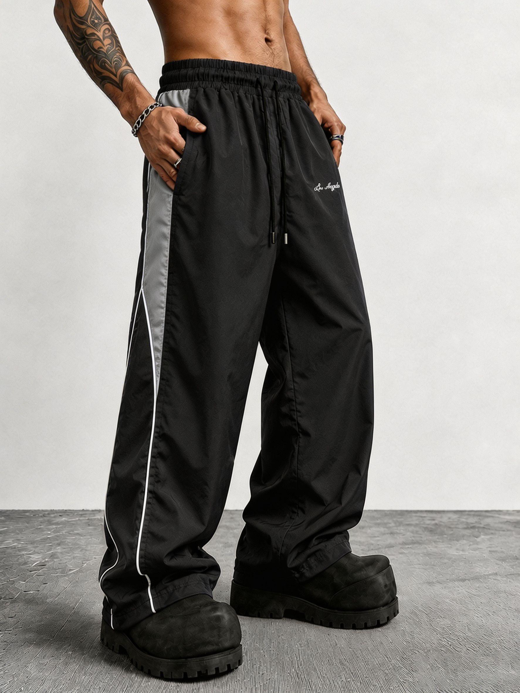 Men's wide-leg trousers detail