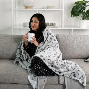 Brookstone Heated Cozy Throw Tartan Plaid Decorative Throw Blanket Auto Shutoff