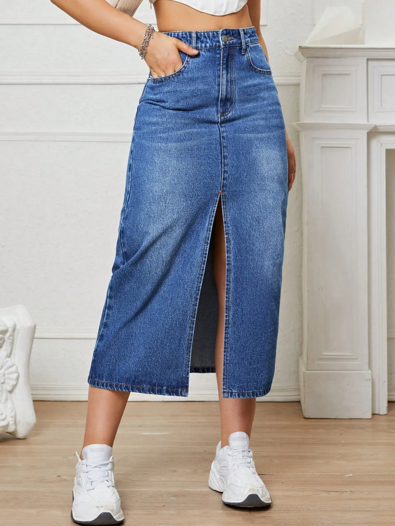 Women's Vintage Split Hem Denim Long Skirt, Womenswear, High Waist Straight Cut, Monkey Washed, Fashionable Comfortable Fit, All Seasons Style, Casual Fashion Skirt