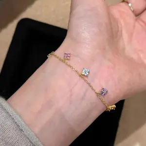 Lucky Clover Rainbow Pendant Necklace Bracelet Set, Exquisite Craftsmanship 2-Piece Jewelry, High-End Feel Everyday Wear Set, Ideal Gift for Mom, Wife, Daughter, Friend, Timeless Fashion Jewelry, Trending Accessory for Women