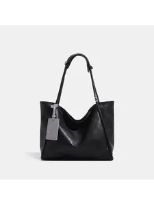 Niche design texture black large-capacity tote bag women's 2026 spring new commuter shoulder bag armpit big bag