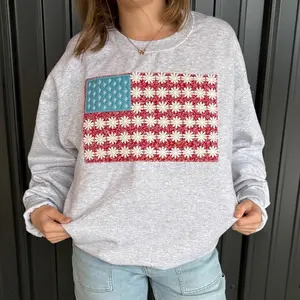 American Flag Quilted Pattern Pullover Embroidered Sweatshirt, American Girly Embroidery 4th of July Sweatshirt, Patriotic Sweatshirt, Red White and Blue,Memorial Day Sweatshirts,American Trendy USA Gift,Embroidered Vintage Sweatshirts, Gift for Women Men