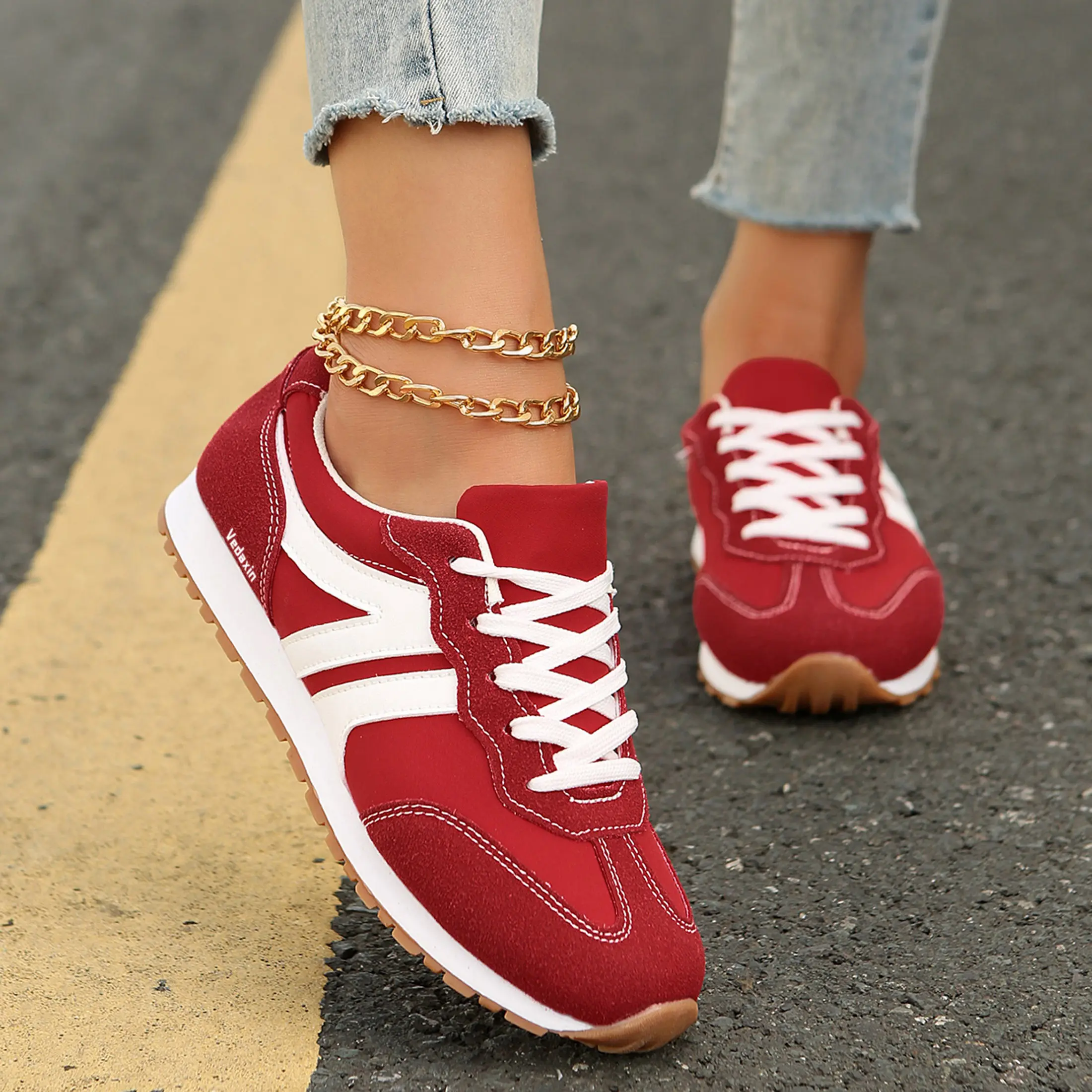 Women's Simple Sneakers Casual Lace Up Outdoor Shoes, Comfortable Low Top Sport Shoes  Breathable Mesh & Rubber Sole - For Casual Wear & Outdoor Activities