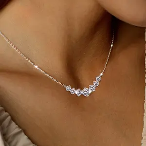 New Elegant Princess Square Smile Pendant Necklace, Classic Style, Women's Jewelry