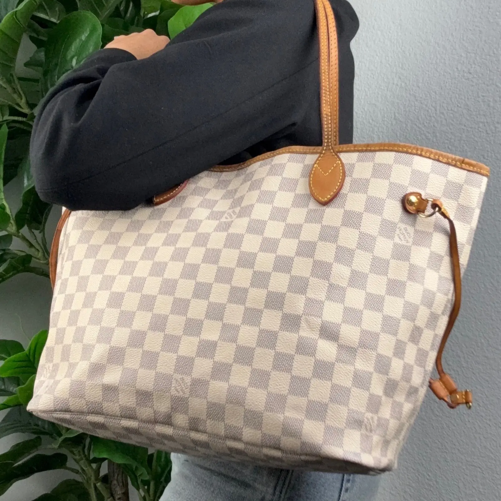 Pre-owned Leather Tote Bags Louis Vuitton Neverfull MM Damier Azur Tote Bag Lightweight Shoulder Bag for Travel, Work, Laptop Carry