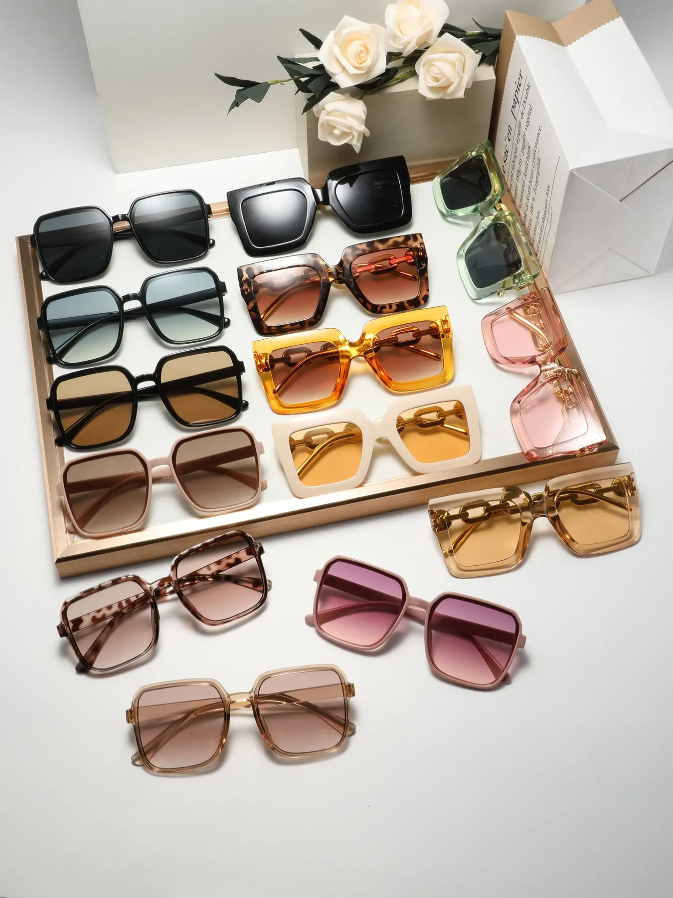14pcs Women's Oversized Square Plastic Decorative Glasses, Fashion Casual Face-Slimming, Classic Wide Narrow Frame, Halloween Christmas Gift, Trendy Beach Eyewear, Square Sunnies, Street Style Shades