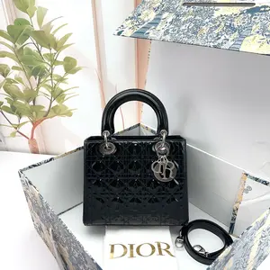 Pre-owned Dior Patent Shoulder Bags 7.8'' R3739 Shoulder Bag C531512732 0418 T5 Betsy