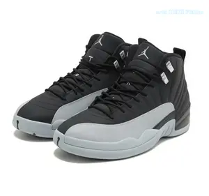 Black leather, wolf grey sole—this colorway is pure stealth mode. Sneakers