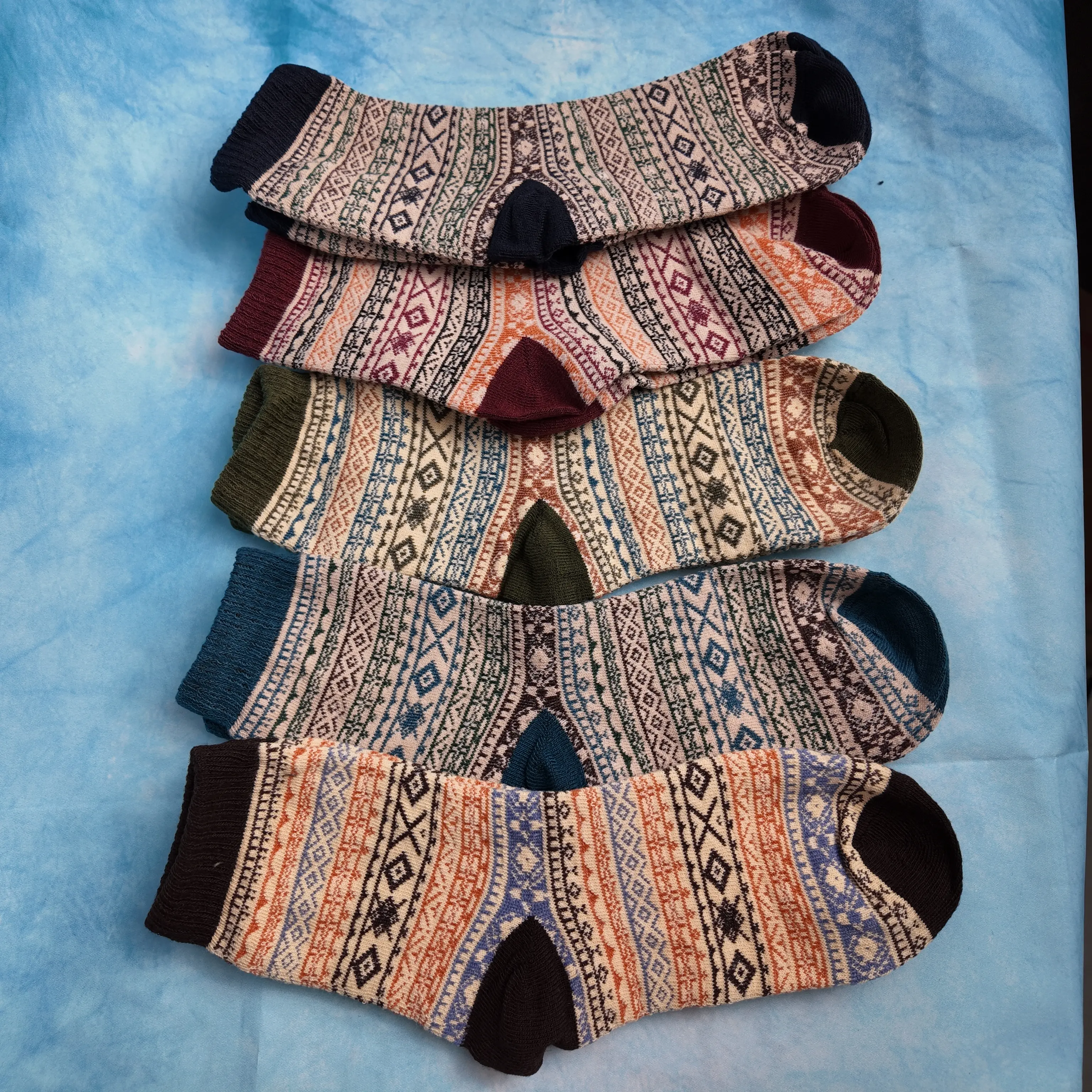 5 Pairs Thick Socks Mens, Warm Winter Fuzzy Socks, Soft HikingSocks Men Moisture Wicking Boot Socks