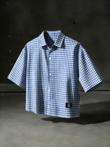 Men's Short Gingham Print Checkered Sleeveless Shirt, Fashion Casual Top for Daily Wear, Cross Letter Print, Trendy Design with Comfort