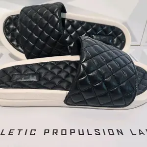APL Lusso Slides (7) Black/ Pristine Quilted Leather Sandals Slip On NEW