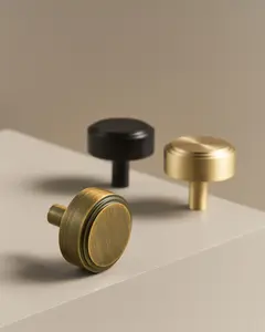ALDERBROOK ROUND BRASS CABINET KNOB