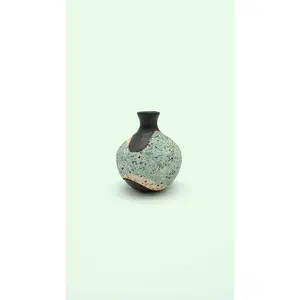 Reynisfjara small speckled vase