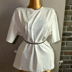 Nancy-Oversize T-shirt with rhinestones