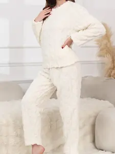 Women's Winter Coral Fleece Pajama Set, New Jacquard Thickened Loose Loungewear, Two-Piece Sleepwear Outfit for Fall & Winter Seasons