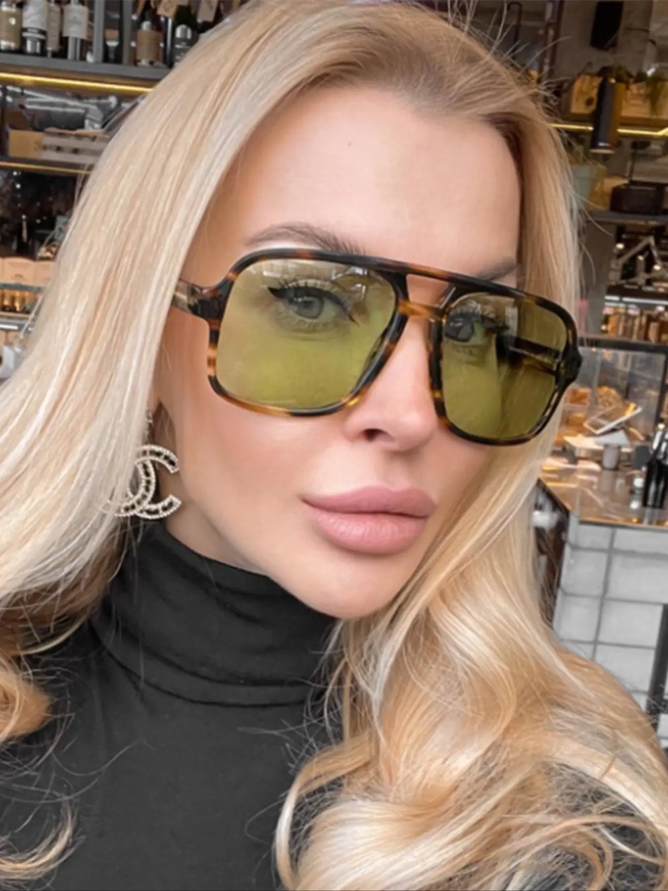 Vintage Large Frame Square Sunglasses, Elegant Style Women's Fashion Glasses, Classic Versatile Beach Accessory, Trendy Fall Winter, Trendy Beach Eyewear