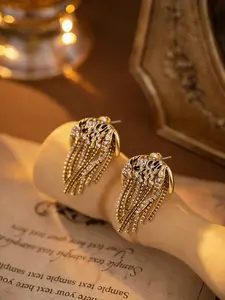 1 pair of retro light luxury line tassel studded diamond earrings, suitable for daily commuting, vacation and dating, and also a surprising exquisite small gift.