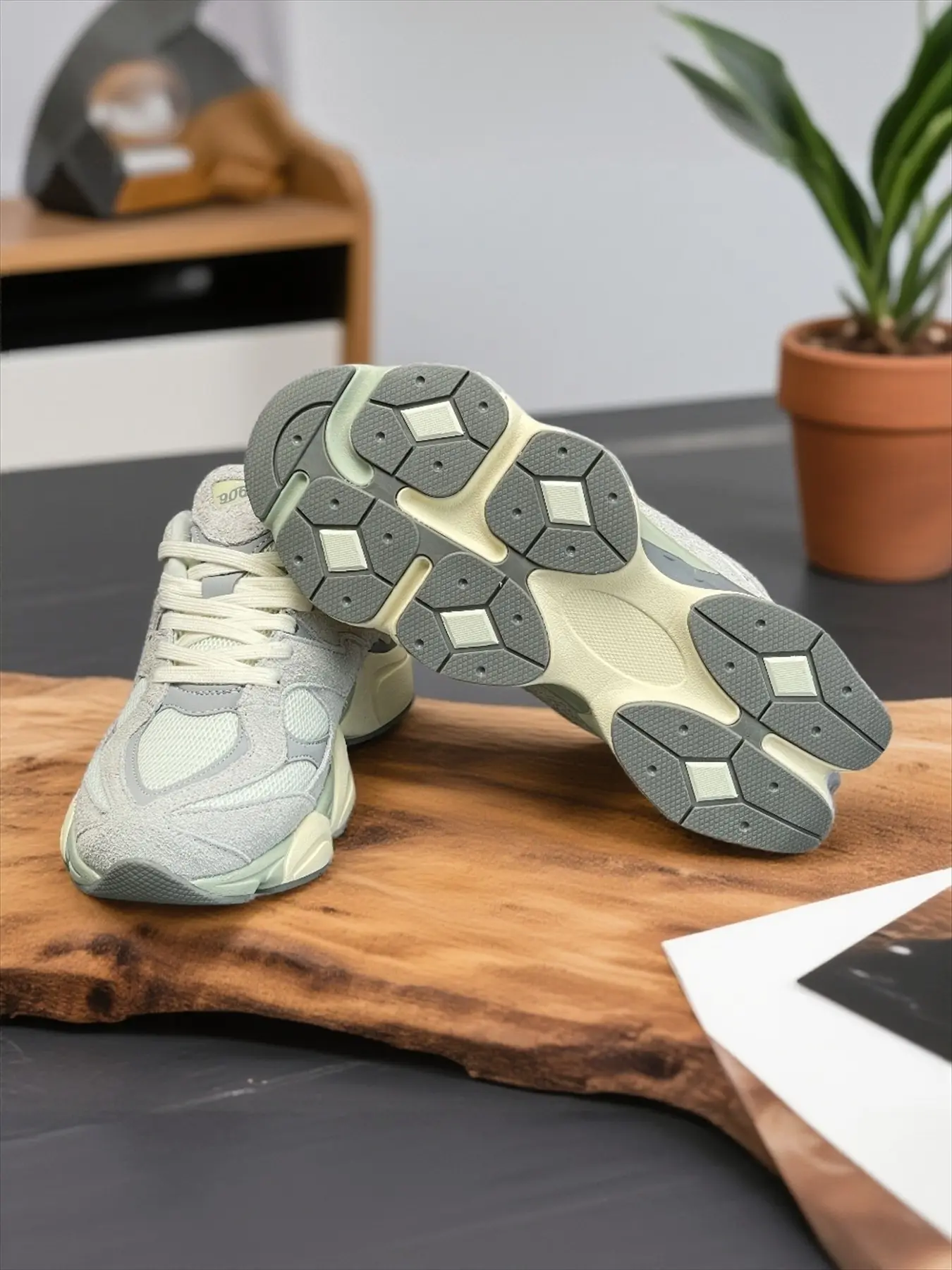 9060 Men's and Women's Thick Dad Shoes, Patchwork Design Sneakers, Sneaker, Walking Shoes, 2026 New Autumn Winter Style, Casual Sports Commuter Footwear for Daily Use, Sneakers Fashion Footwear