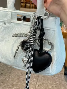 Y2K Gothic Women's Heart Shaped Keychain, Pu Leather Keychain, Handmade Beaded Silver Bow Charms Heart Love Keychain Bowknot Braided Rope Key Chain Bag Pendant Charm Hanging Accessories for Handbags,Wallet,Car Backpack & Key Pendants Black Red