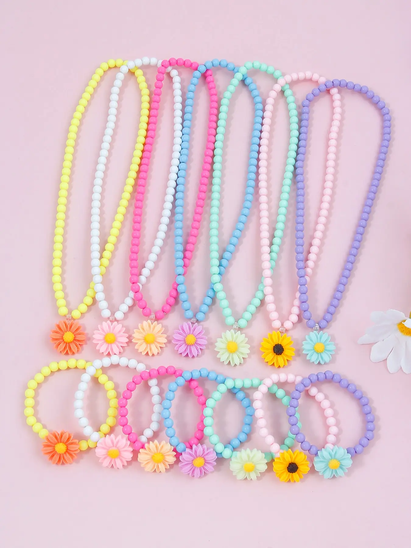 14pcs/set Multicolor Acrylic Beaded Bracelets Resin Flower Daisy Pendant Elastic Necklace Set for Girls School Birthday Party Gift Accessories Flower Design Bracelet Necklace and Bracelet