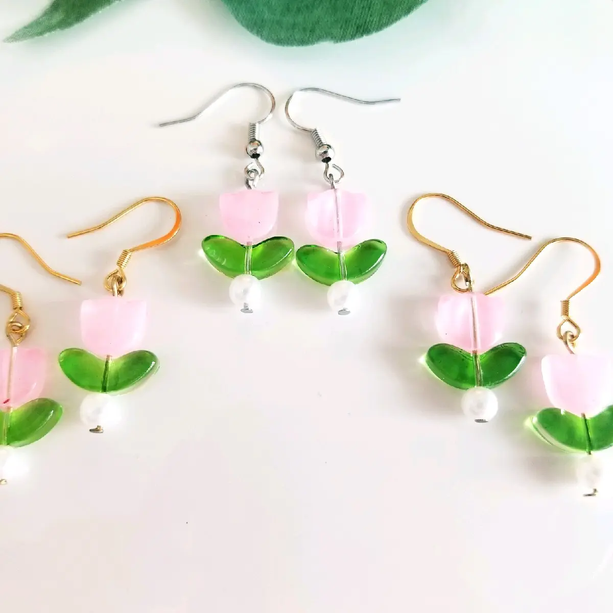 Tulip earrings,beaded earrings,handmade birthday gift for her,witchy gifts for women,cottagecore mothers day gift,spring earrings,boho style