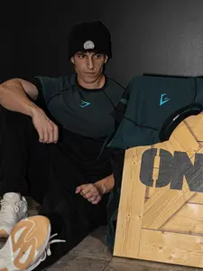 ONYX V5 Seamless Gym T-Shirt - Men's Muscle Fit Workout Top, Rare Brand Blue