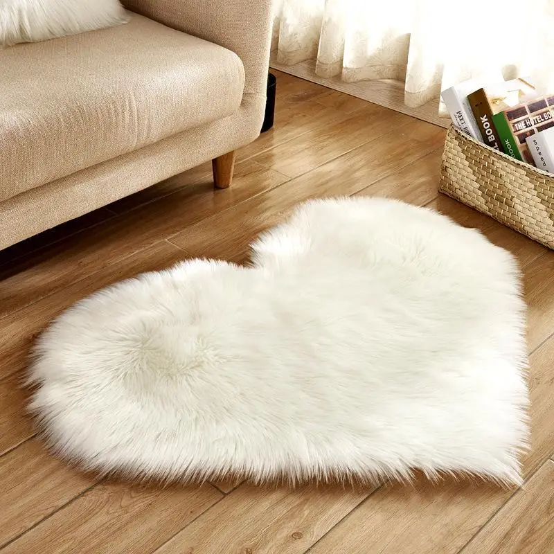 Heart Shaped Soft Plush Rug for Living Room, 1 Count Non Slip Floor Carpet, Decorative Mat for Home Living Room Bedroom